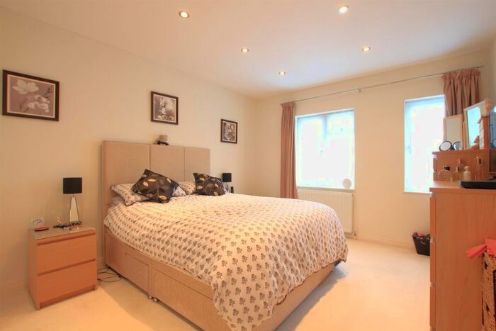 3 Bedroom End Of Terrace House To Rent In Elizabeth Avenue, Staines-Upon-Thames, TW18