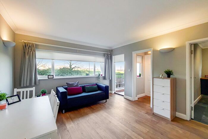 1 Bedroom Flat To Rent In Mount Pleasant Villas, Stroud Green, London, United Kingdom, N4