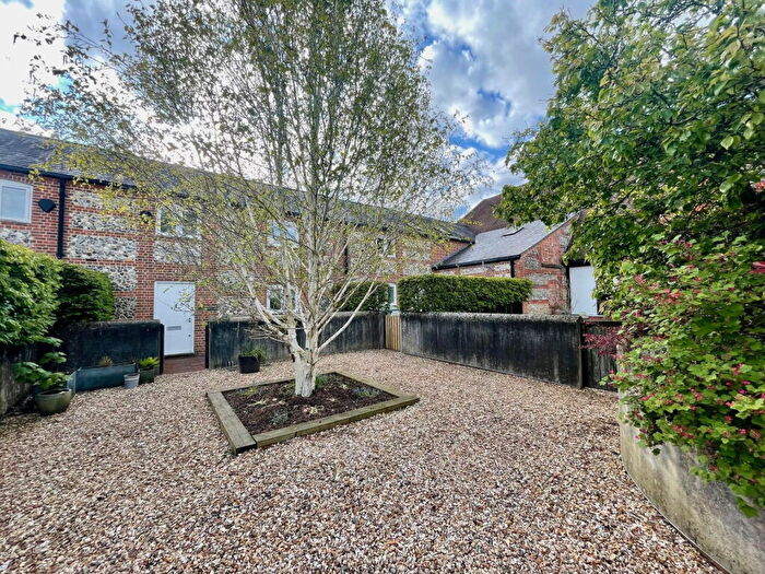 4 Bedroom Terraced House To Rent In Hurstbourne Priors, Whitchurch, RG28