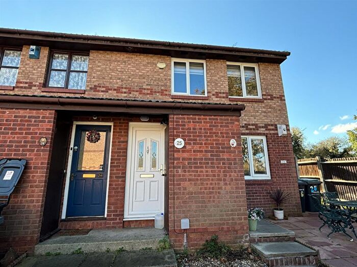 1 Bedroom Maisonette To Rent In Maypole Road, Gravesend, Kent, DA12