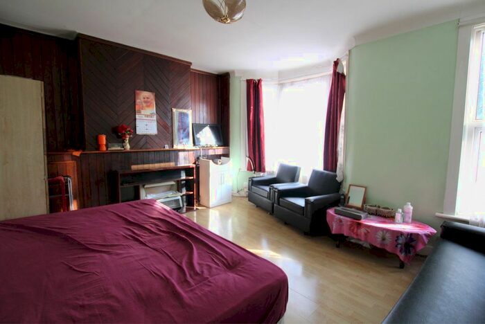 1 Bedroom Flat To Rent In Sheridan Road, Manor Park, Eastham, , , , , , In, E10