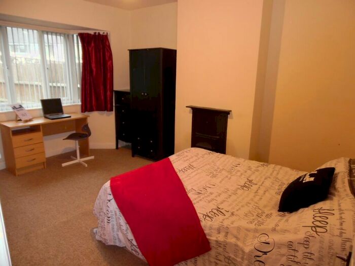 4 Bedroom Terraced House To Rent In Towcester Road, Far Cotton, NN4