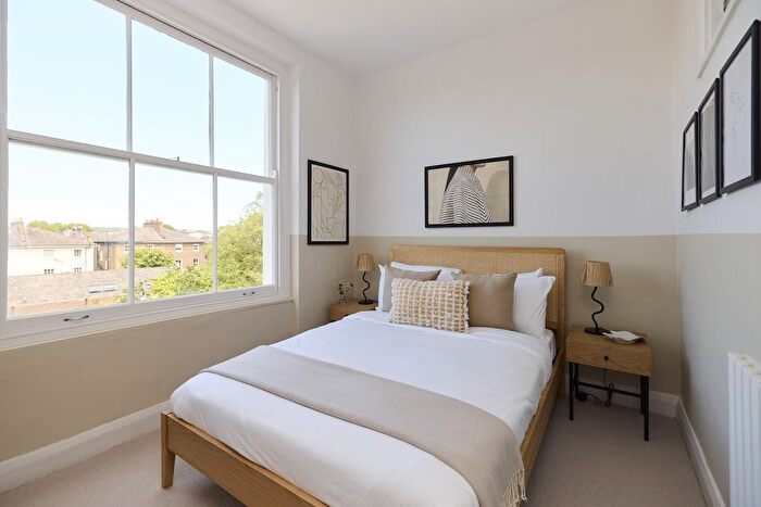 2 Bedroom Flat To Rent In Cliff Road, Camden, NW1