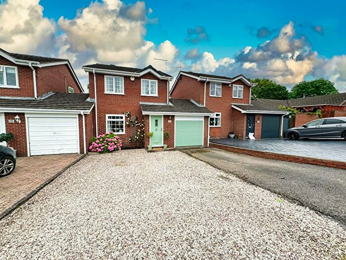 3 Bedroom Link Detached House For Sale In Brynlow Drive, Middlewich, Cheshire, CW10