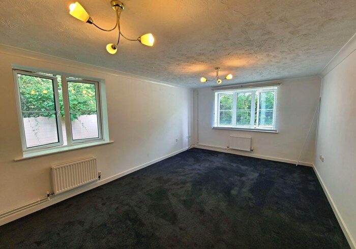 1 Bedroom Flat For Sale In Hawkers Close, Totton, Southampton, SO40