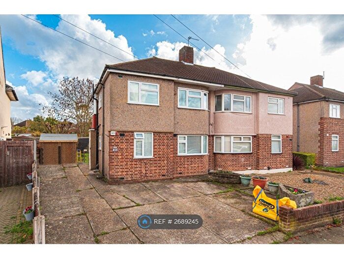 2 Bedroom Flat To Rent In Erith Crescent, Romford, RM5