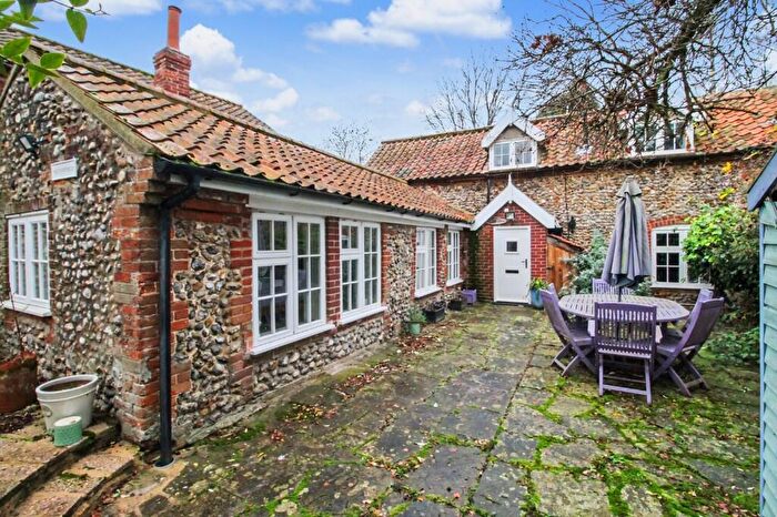 3 Bedroom Semi-Detached House To Rent In The Street, Sharrington, NR24