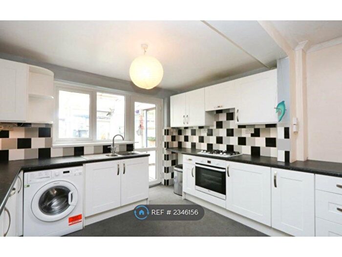 3 Bedroom Terraced House To Rent In Carlingford Road, Hucknall, Nottingham, NG15