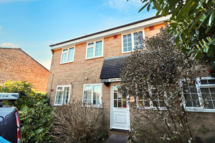 1 Bedroom Apartment To Rent In Surbiton, KT5