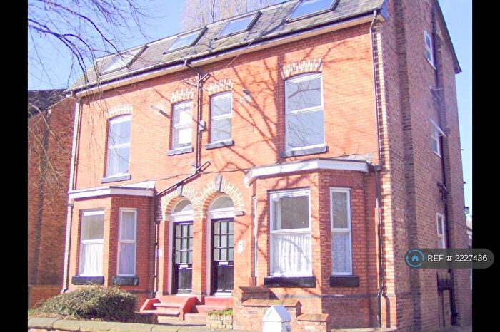 2 Bedroom Flat To Rent In West Didsbury, Manchester, M20