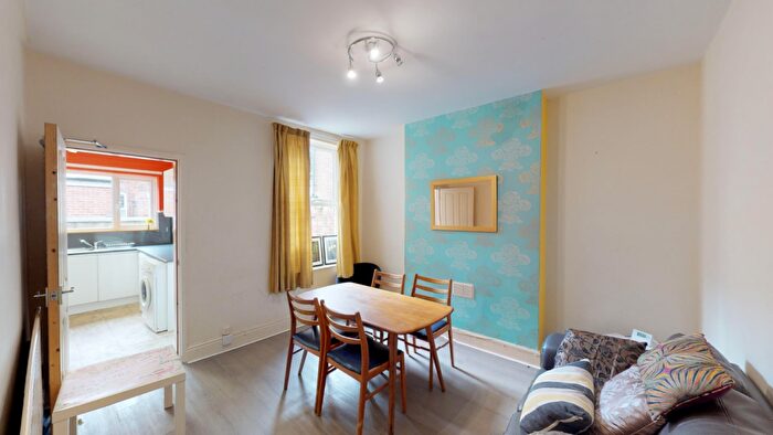 3 Bedroom Terraced House To Rent In Kimbolton Avenue, Lenton, Nottingham, NG7
