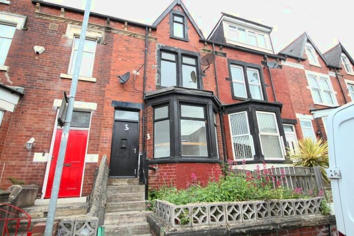 4 Bedroom Property To Rent In Roundhay Crescent, Leeds, LS8