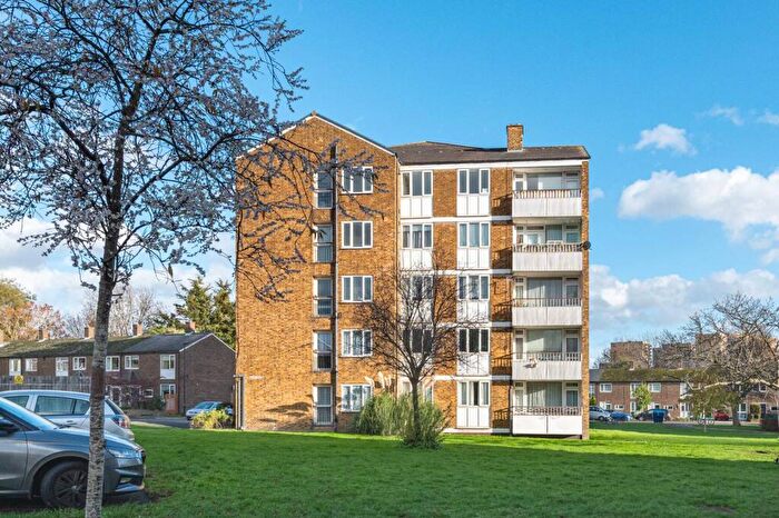 2 Bedroom Flat For Sale In Casterbridge Road, Blackheath, London, SE3