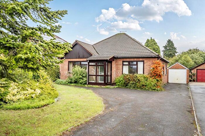 3 Bedroom Detached Bungalow For Sale In Sunderton Lane, Clanfield, PO8