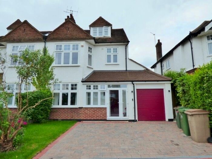 4 Bedroom Semi-Detached House To Rent In Meadowside Road, Cheam, Sutton, SM2