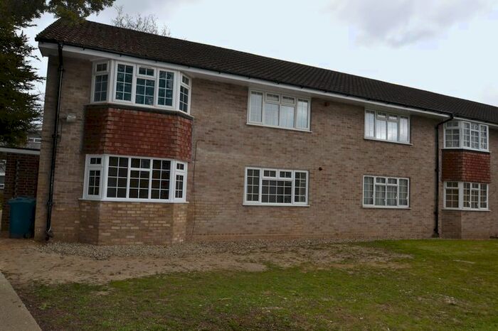 2 Bedroom Maisonette To Rent In Merrion Avenue, Stanmore, HA7