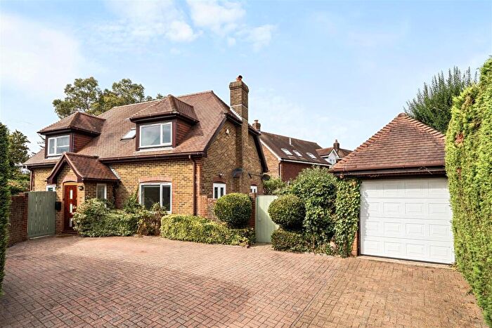 3 Bedroom Detached House For Sale In Arundel Road, Fontwell, BN18
