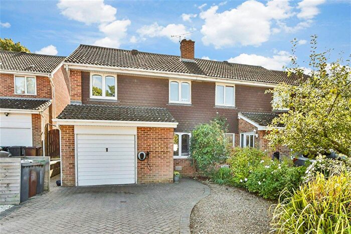 4 Bedroom Semi-Detached House For Sale In Oakleigh Close, Walderslade, Chatham, Kent, ME5