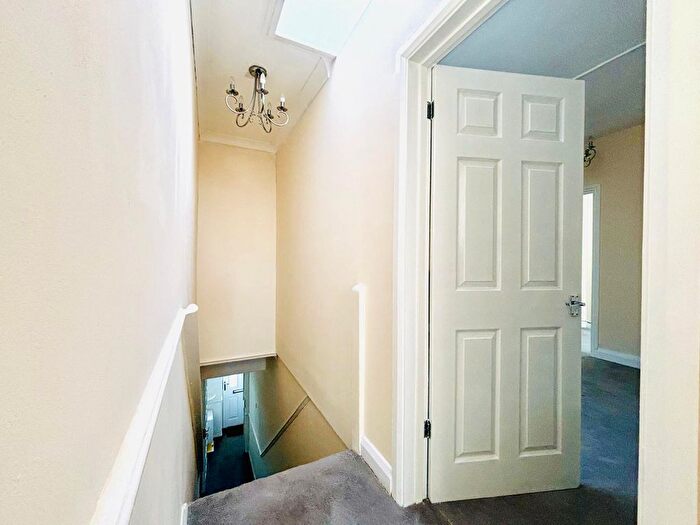 2 Bedroom Flat To Rent In Station Way, Buckhurst Hill, IG9