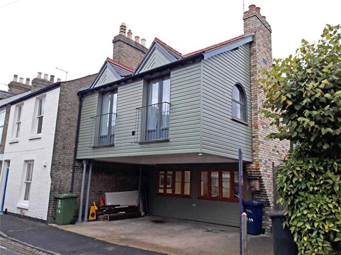 1 Bedroom Apartment To Rent In Derby Street, Cambridge, Cambridgeshire, CB3