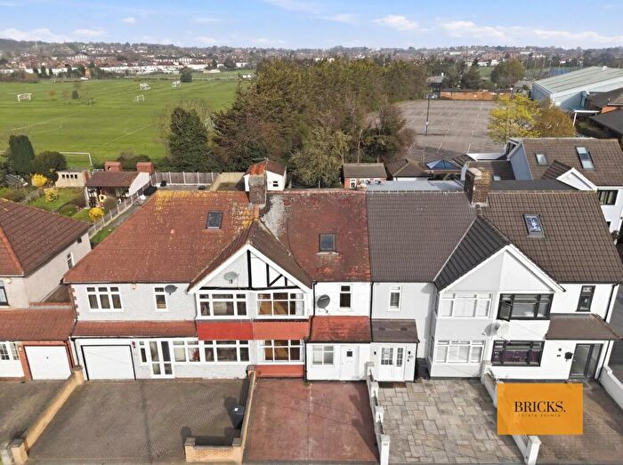 4 Bedroom House To Rent In Forest Road, Barkingside, IG6