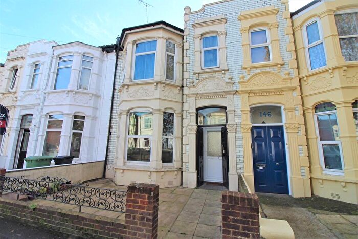 1 Bedroom Flat For Sale In Laburnum Grove, North End, PO2