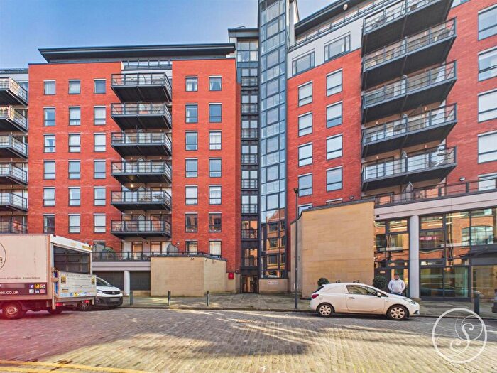 2 Bedroom Flat For Sale In The Quays, Concordia Street, Leeds, LS1