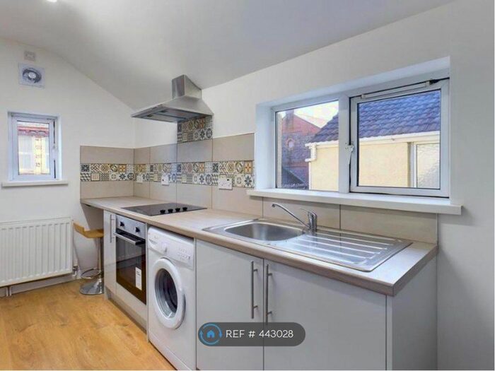 2 Bedroom Maisonette To Rent In Bailey Street, Brynmawr, NP23