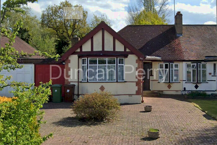 4 Bedroom Chalet To Rent In Byng Drive, Potters Bar, Hertfordshire, EN6