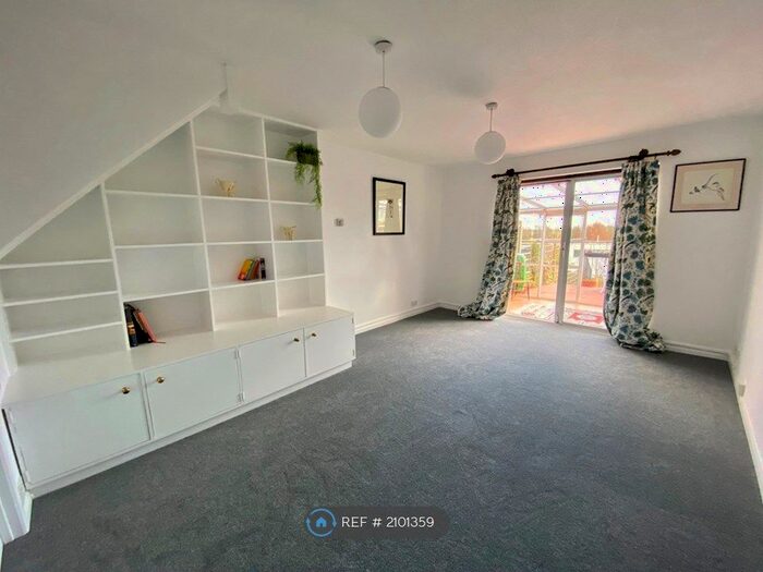 2 Bedroom Terraced House To Rent In Warren Drive, Lewes, BN7