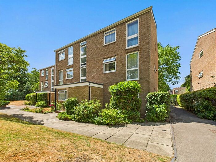 1 Bedroom Flat To Rent In Harrowdene Gardens, Teddington, TW11