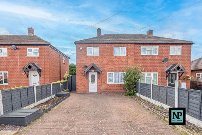 2 Bedroom Semi-Detached House To Rent In Kingsway, Kingsbury, B78