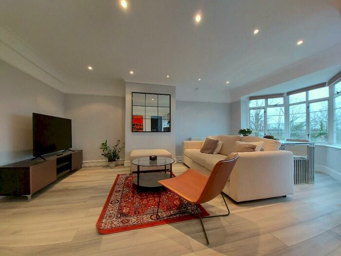 2 Bedroom Apartment To Rent In The Chilterns, Brighton Road, Sutton, Surrey, SM2