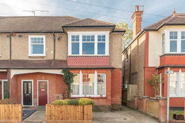 2 Bedroom Maisonette For Sale In Radnor Road, Harrow, HA1