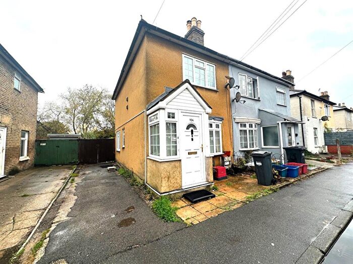 2 Bedroom Semi-Detached House For Sale In New Road, Bedfont, TW14
