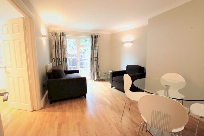2 Bedroom Flat To Rent In Latchmere Road, Clapham, SW11
