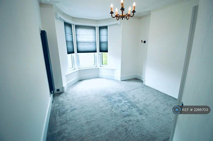 3 Bedroom Flat To Rent In Great Northern Road, Aberdeen, AB24