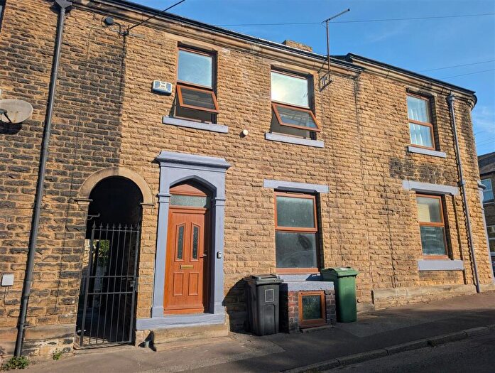 2 Bedroom House For Sale In School Street, Huddersfield, HD5