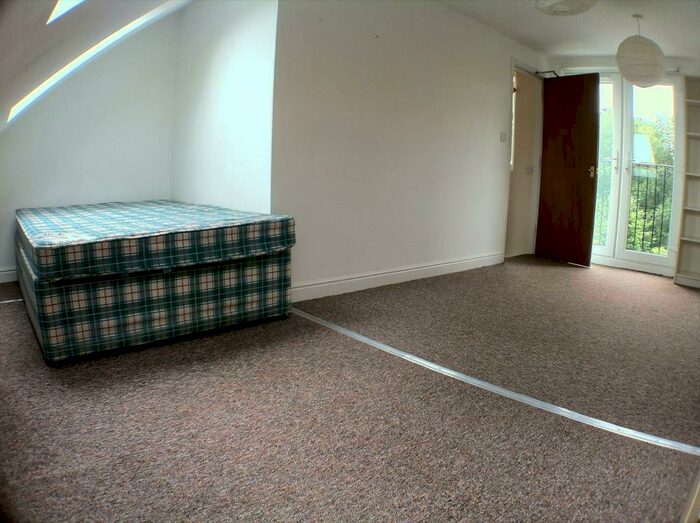 6 Bedroom House To Rent In Magdalen RoadOxford, OX4