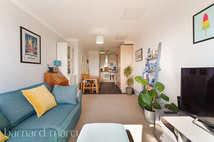1 Bedroom Flat For Sale In Kingston Road, New Malden, KT3