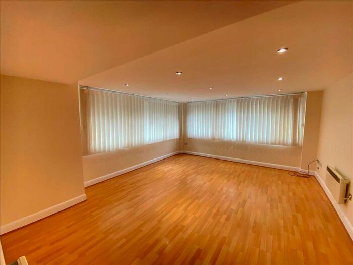 2 Bedroom Flat To Rent In Mercury House, Heathcroft, Ealing, W5