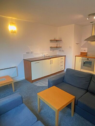 2 Bedroom Flat To Rent In Chapel Street, Salford, M3