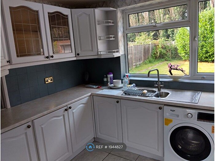 3 Bedroom Semi-Detached House To Rent In Coniston Road, Kettering, NN16