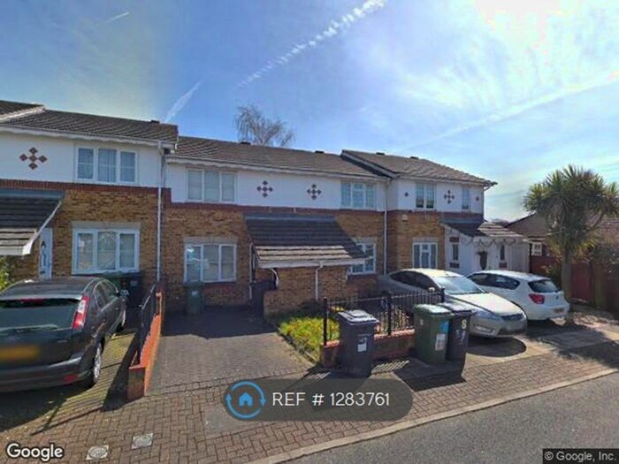 2 Bedroom Semi-Detached House To Rent In Sissinghurst Close, Bromley BR1