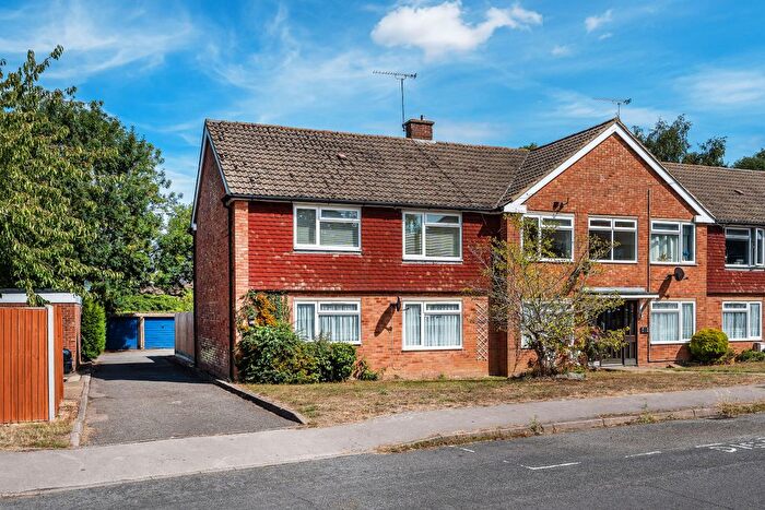 3 Bedroom Maisonette For Sale In Meadway, Halstead, Sevenoaks, Kent, TN14