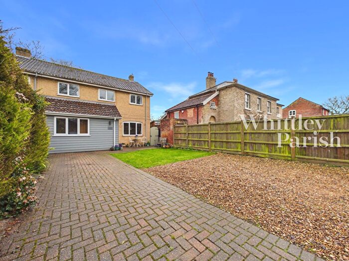 3 Bedroom Semi Detached House For Sale In Chapel Street, Hingham, Norwich, NR9