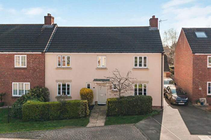 4 Bedroom Semi-Detached House For Sale In O'Connor Close, Staunton, Gloucester, GL19