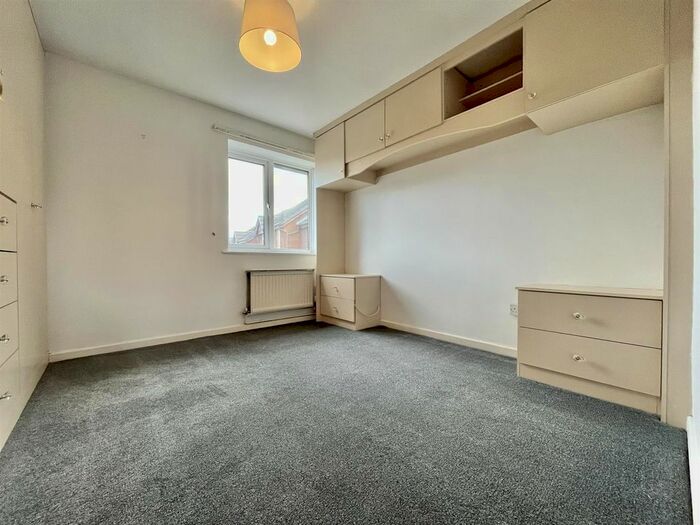 1 Bedroom Flat To Rent In Peveril Mews, Peveril Gardens, Newtown, Disley, Stockport, SK12