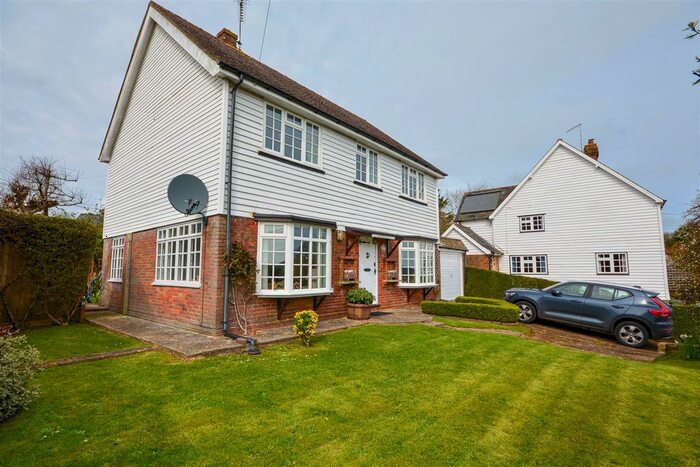 4 Bedroom Detached House For Sale In Cripps Corner Road, Staplecross, Robertsbridge, TN32