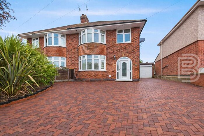 3 Bedroom Semi Detached House For Sale In Dewar Grove, Hillmorton, Rugby, CV21